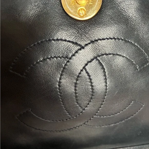 CHANEL Elegant Black Lambskin, Shoulder Bag or Clutch ~ 24K Gold Accent - Picture 10 of 17